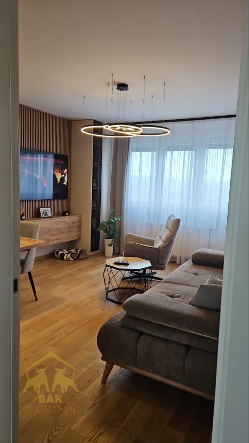 Četvorosoban stan, 80 m², Nova Detelinara, Novi Sad, 5/6