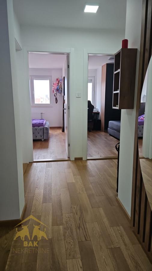 Četvorosoban stan, 80 m², Nova Detelinara, Novi Sad, 5/6