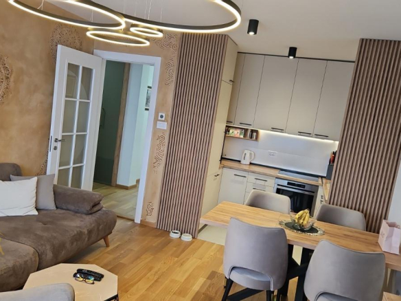 Četvorosoban stan, 80 m², Nova Detelinara, Novi Sad, 5/6