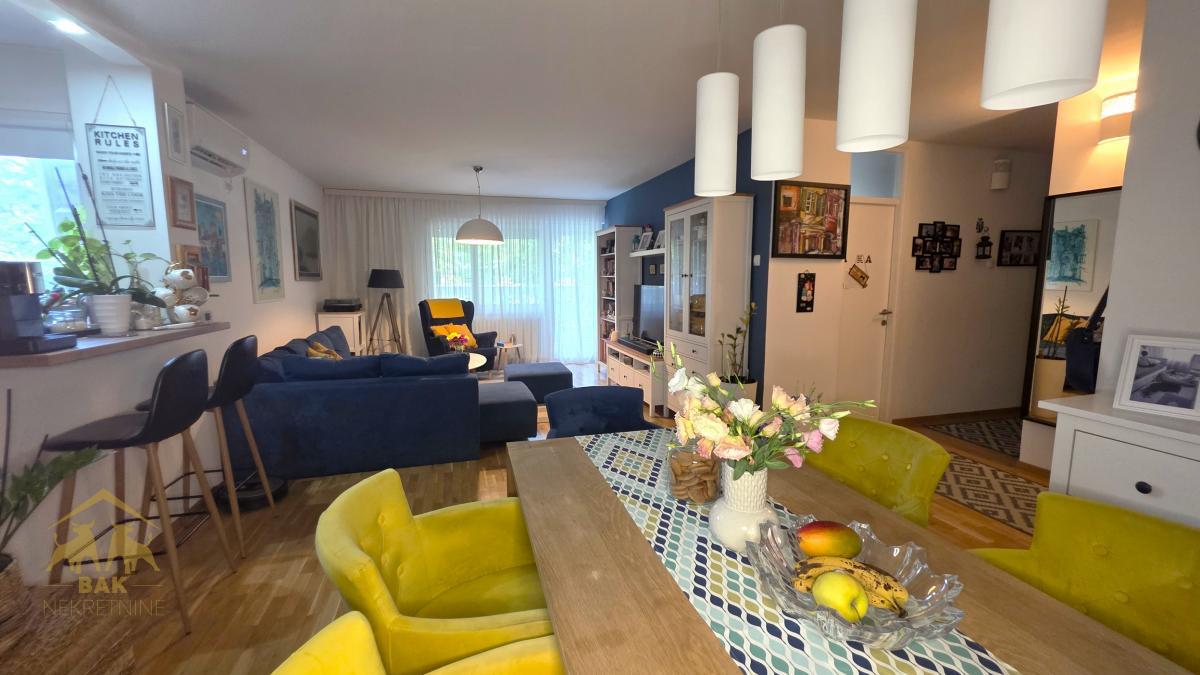 Četvorosoban stan na Novom Naselju, Bulevar Jovana Dučića