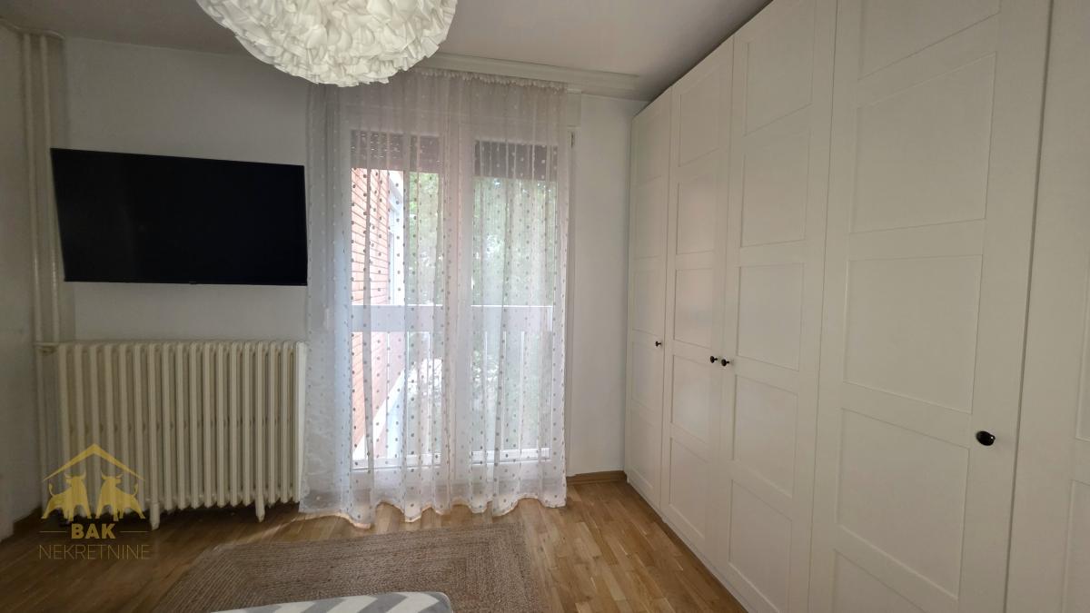 Četvorosoban stan na Novom Naselju, Bulevar Jovana Dučića