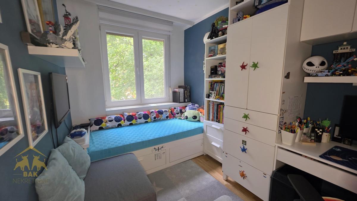 Četvorosoban stan na Novom Naselju, Bulevar Jovana Dučića