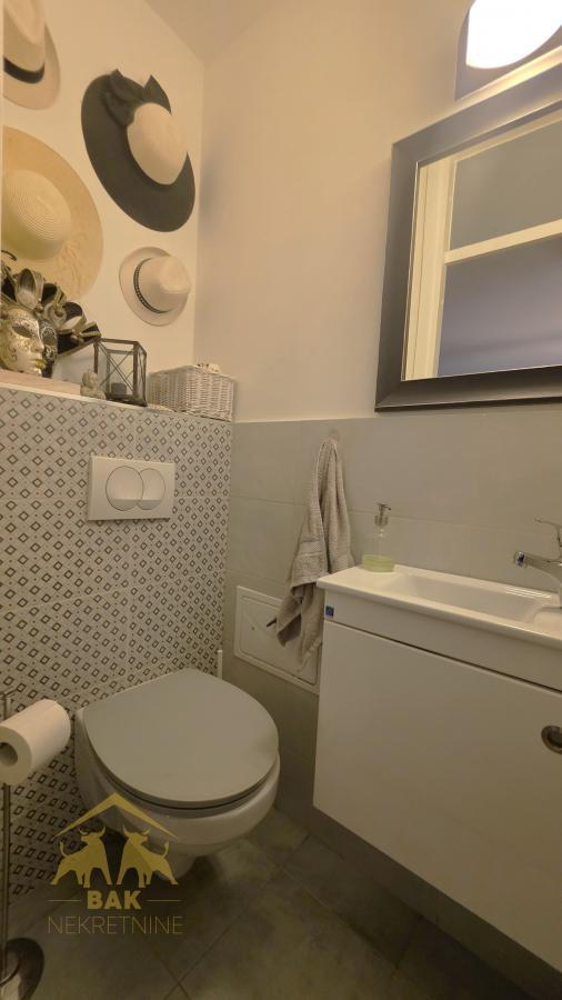 Četvorosoban stan na Novom Naselju, Bulevar Jovana Dučića