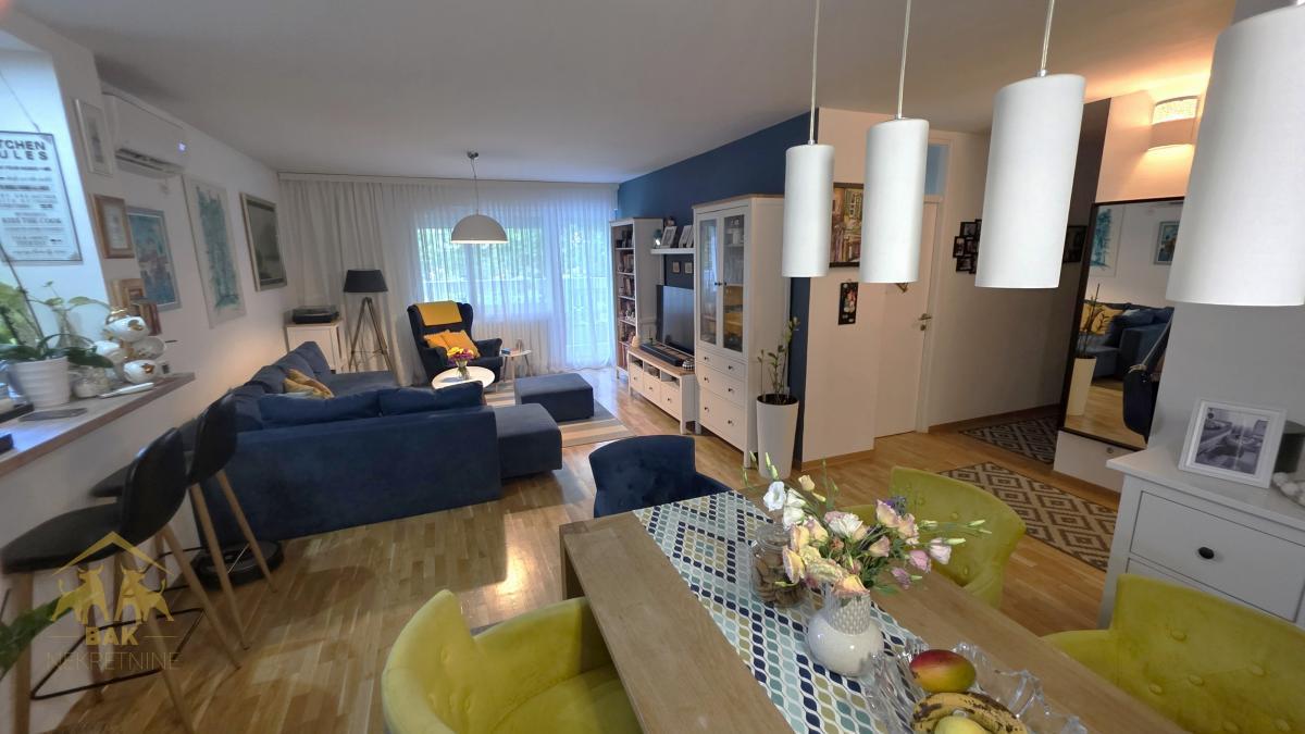 Četvorosoban stan na Novom Naselju, Bulevar Jovana Dučića