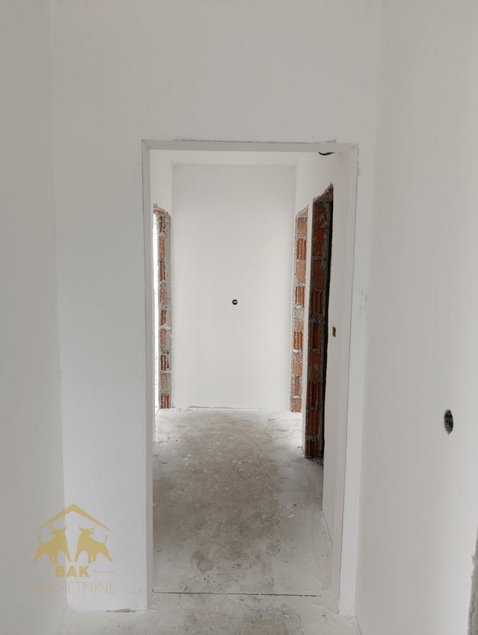Četvorosoban stan u urbanoj vili u Futogu