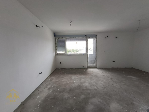 Četvorosoban stan u urbanoj vili u Futogu