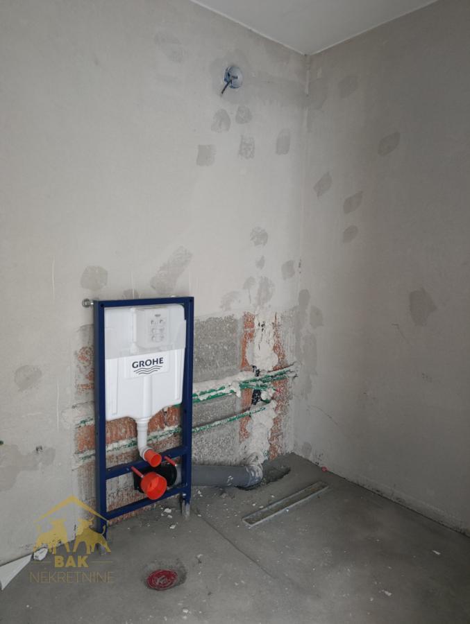 Četvorosoban stan u urbanoj vili u Futogu