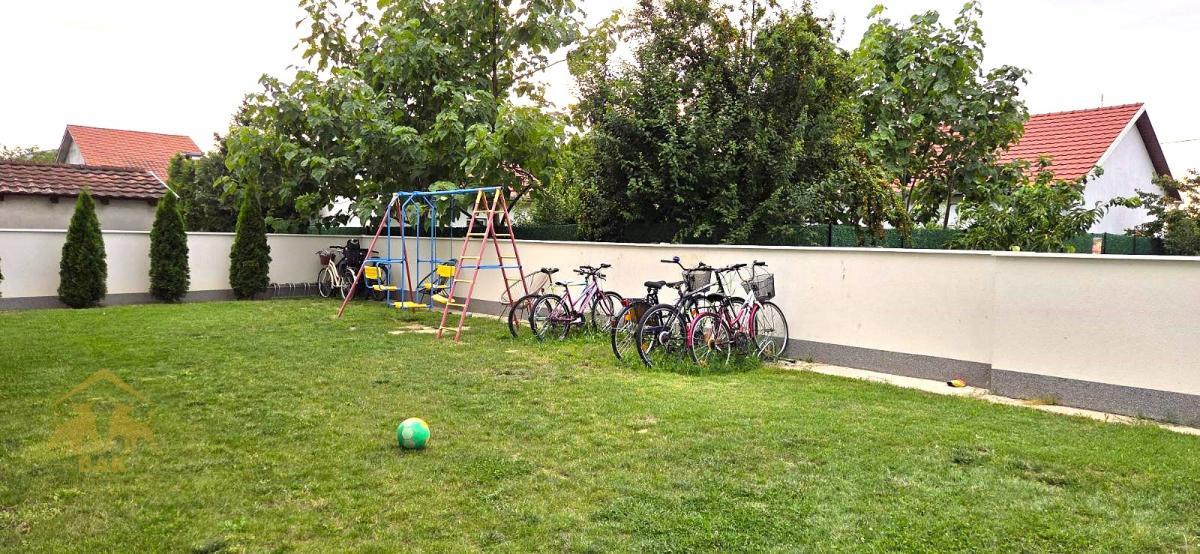 Divan dvosoban stan na Adicama u blizini Dunava