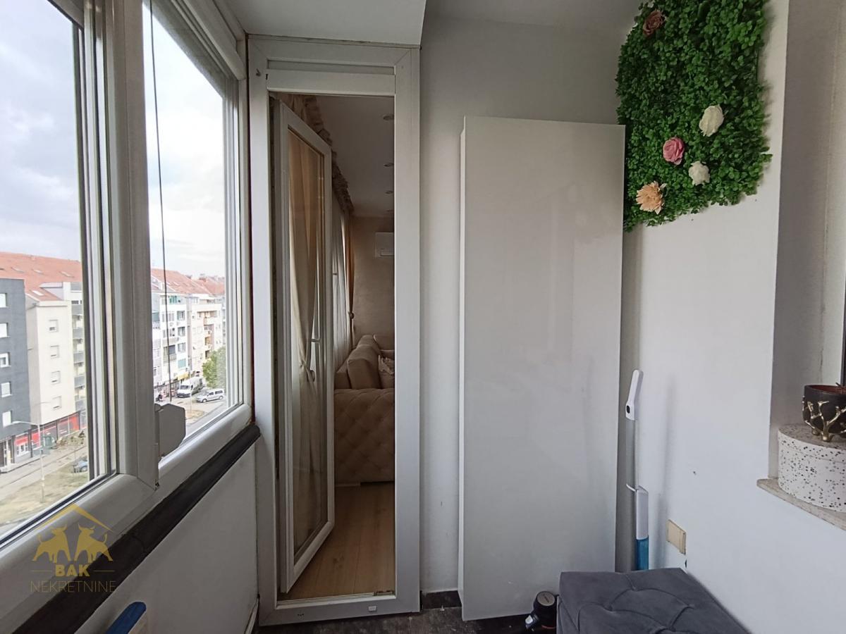 Odlična investicija! Dva odvojena dvosobna stana na Novoj Detelinari