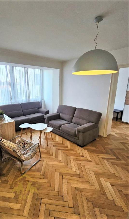 Odličan dvosoban stan u Vase Stajića sa ogromnom panoramskom terasom