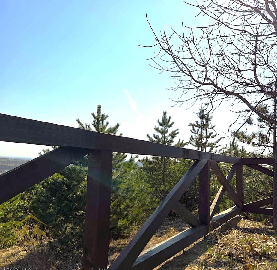 Ekskluzivno građevinsko zemljište sa vidikovcem i projektom A-Frame vikendice – investicija iz snova!