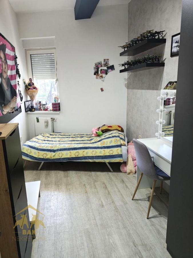 Fantastičan trosoban stan u blizini Bulevara Oslobođenja i Futoške