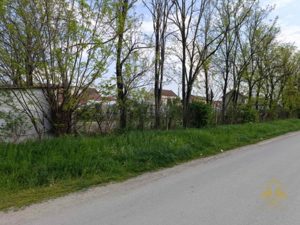 Fantastična parcela nadomak Novosadskog puta