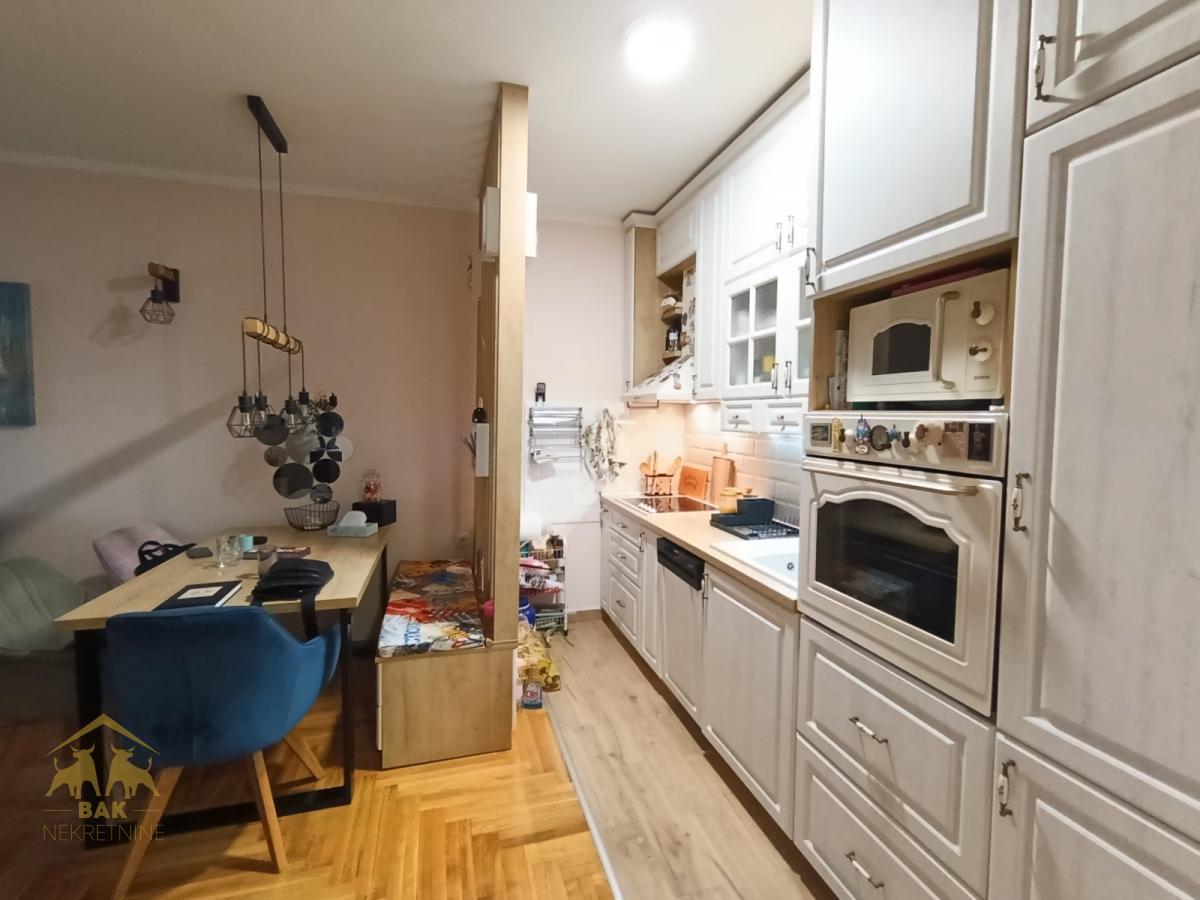 Fenomenalan-cetvorosoban-stan-na-granici-Podbare-i-Salajke-7 Fenomenalan četvorosoban stan na granici Podbare i Salajke