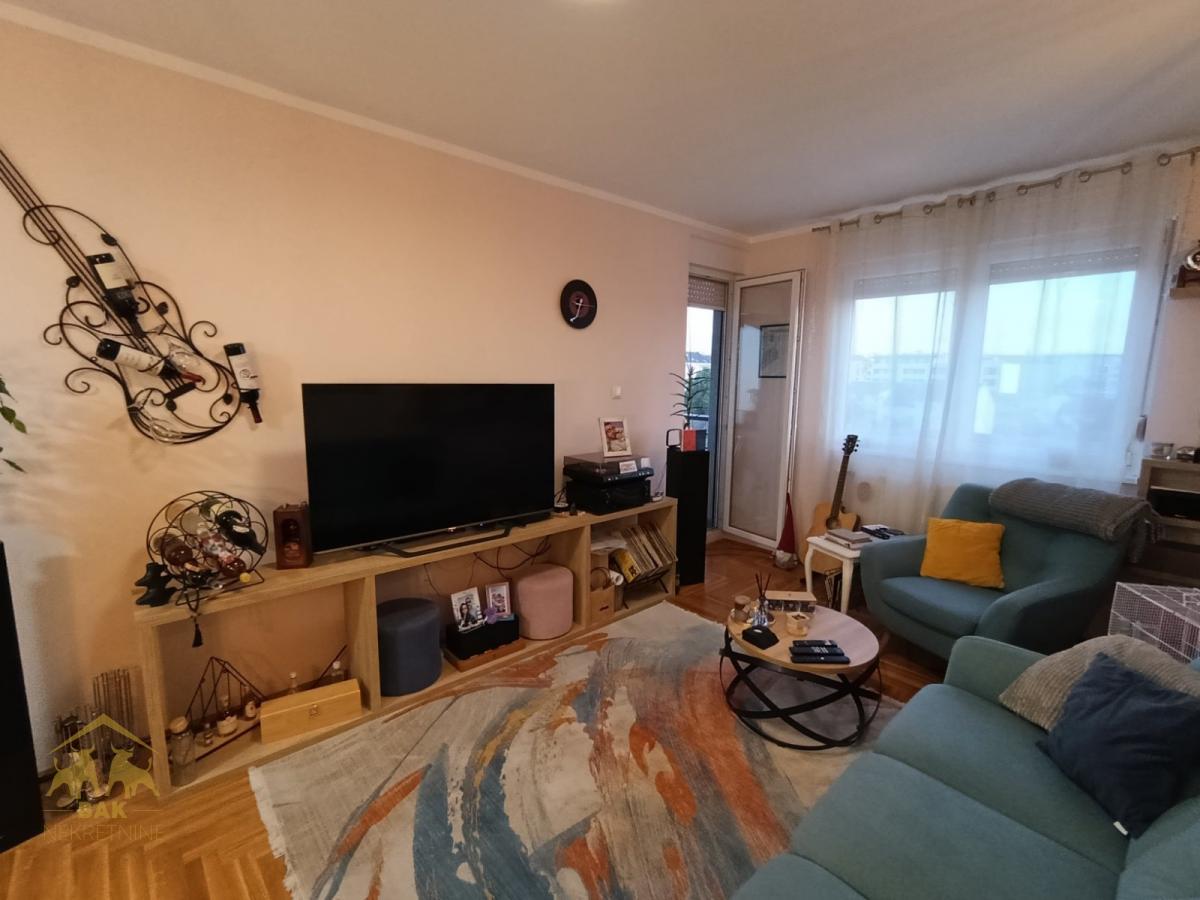 Fenomenalan-cetvorosoban-stan-na-granici-Podbare-i-Salajke Fenomenalan četvorosoban stan na granici Podbare i Salajke