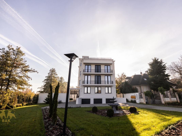 Fenomenalan lux petosoban stan u Sremskoj Kamenici