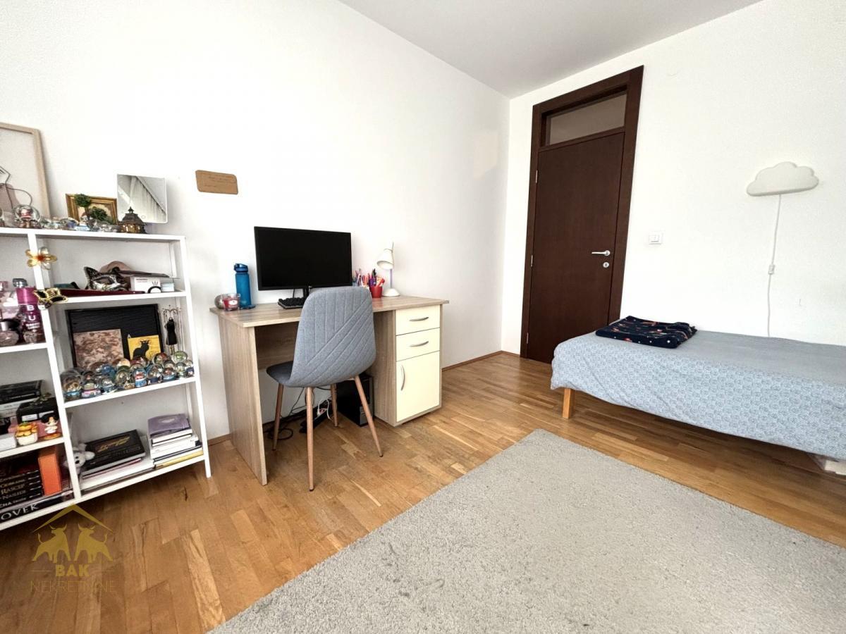 Fenomenalna porodična kuća na Čardaku