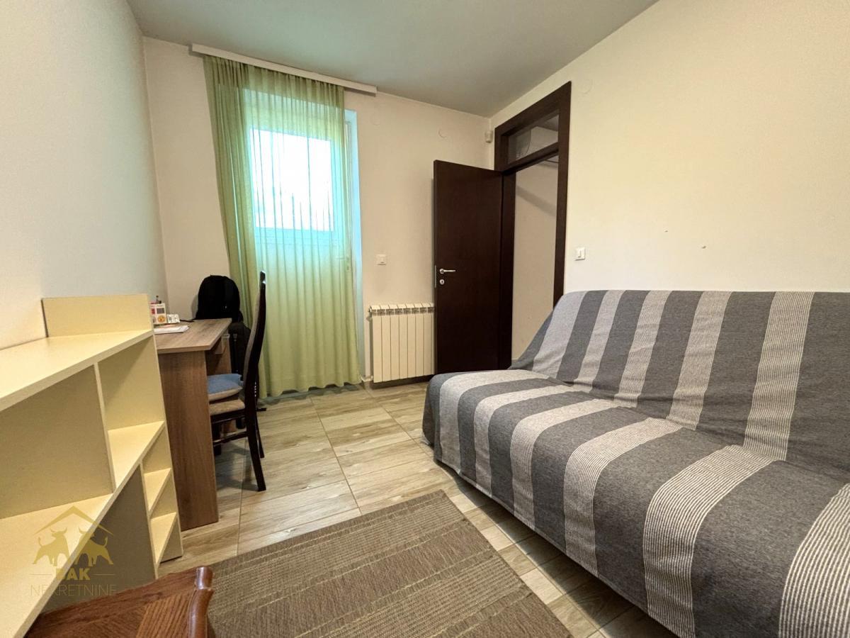 Fenomenalna porodična kuća na Čardaku