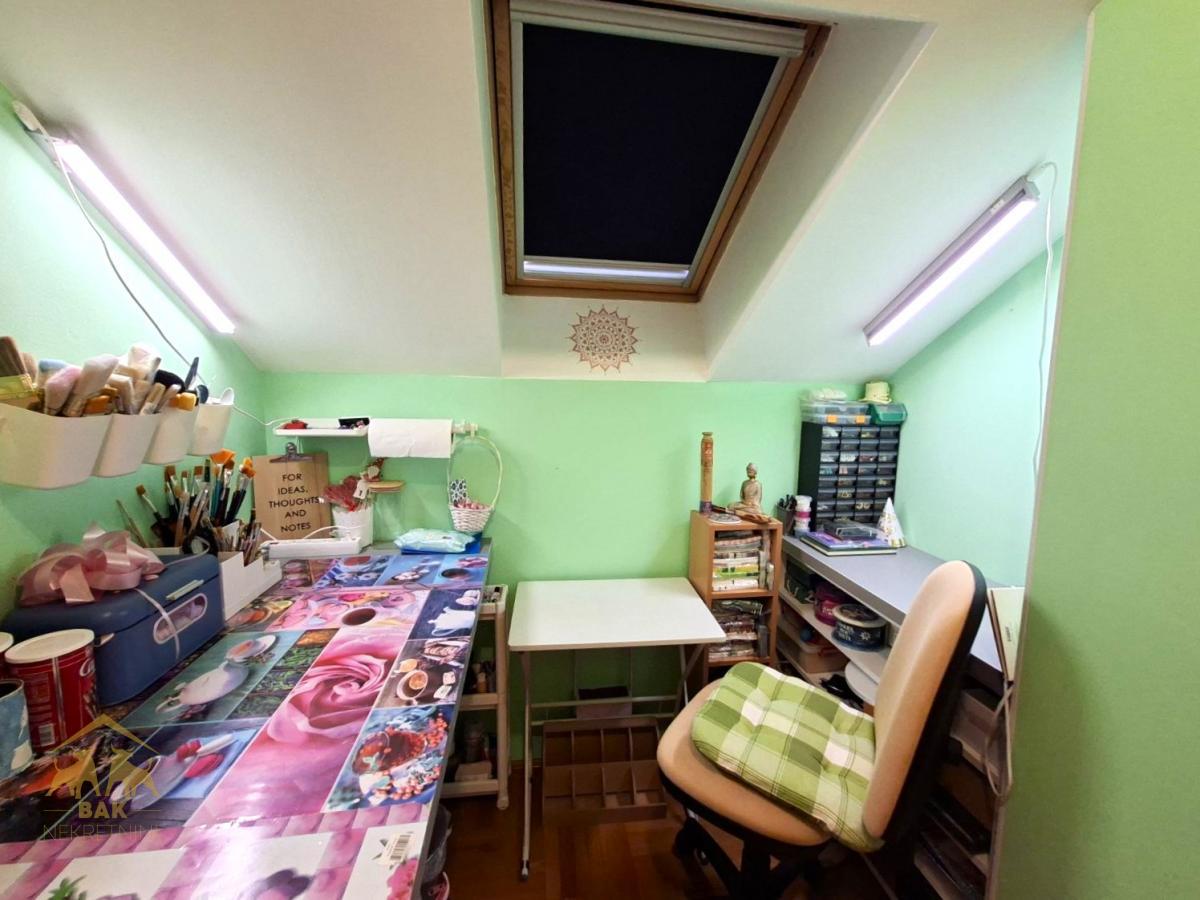 Funkcionalan četvorosoban duplex sa velikom terasom na Novom Naselju