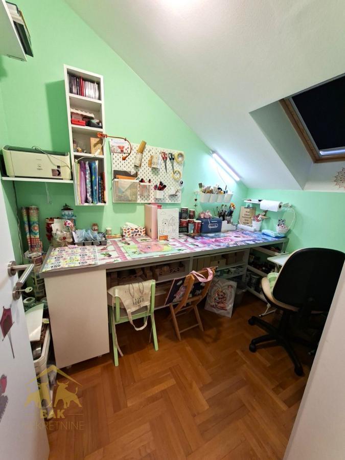 Funkcionalan četvorosoban duplex sa velikom terasom na Novom Naselju