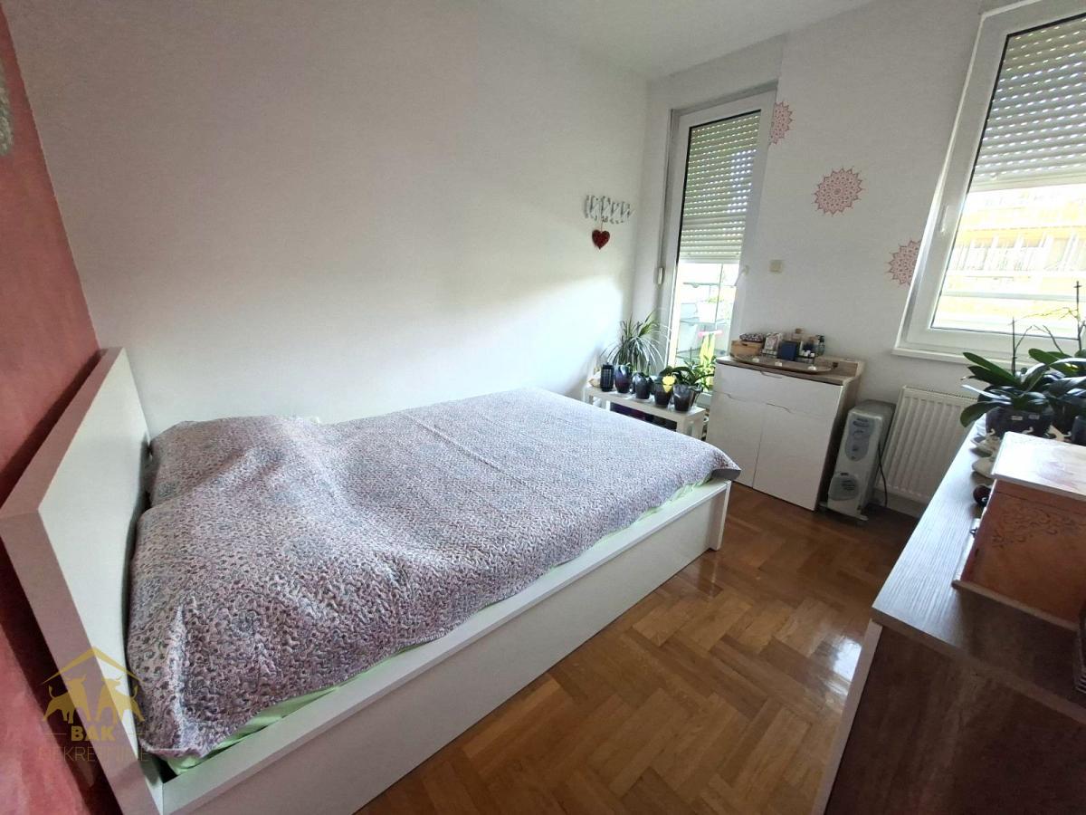 Funkcionalan četvorosoban duplex sa velikom terasom na Novom Naselju