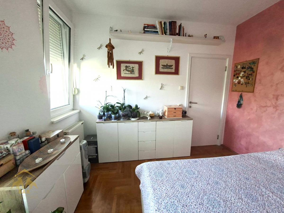 Funkcionalan četvorosoban duplex sa velikom terasom na Novom Naselju