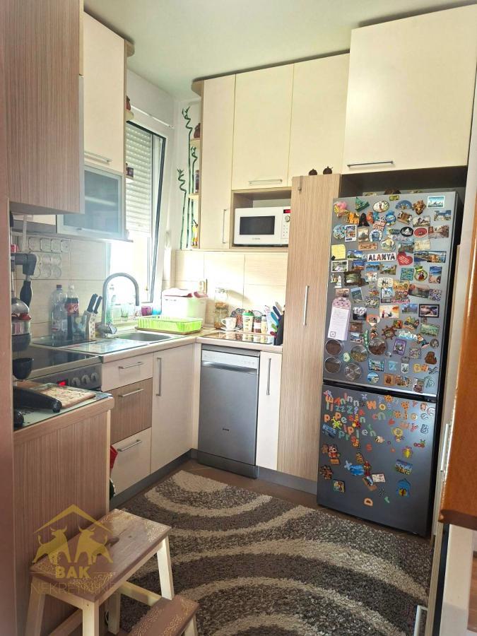 Funkcionalan četvorosoban duplex sa velikom terasom na Novom Naselju