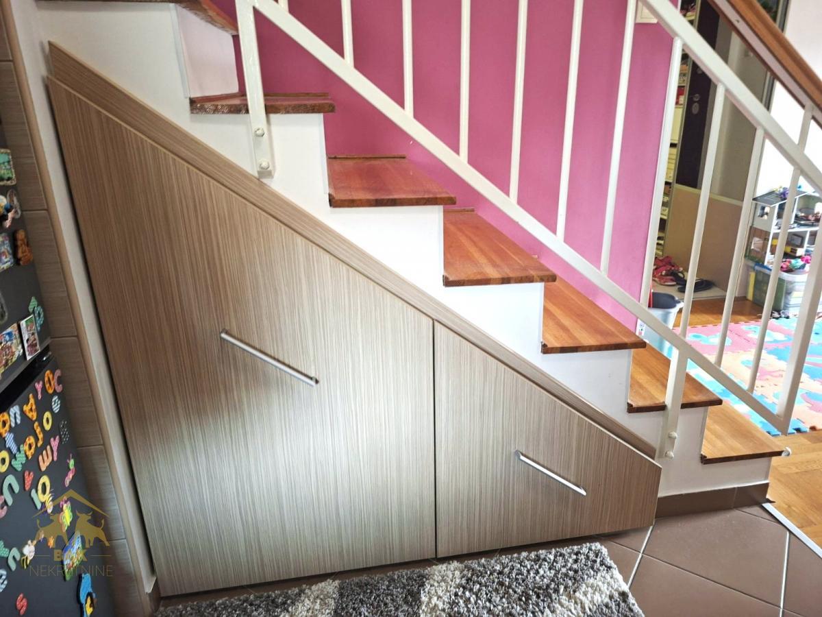 Funkcionalan četvorosoban duplex sa velikom terasom na Novom Naselju