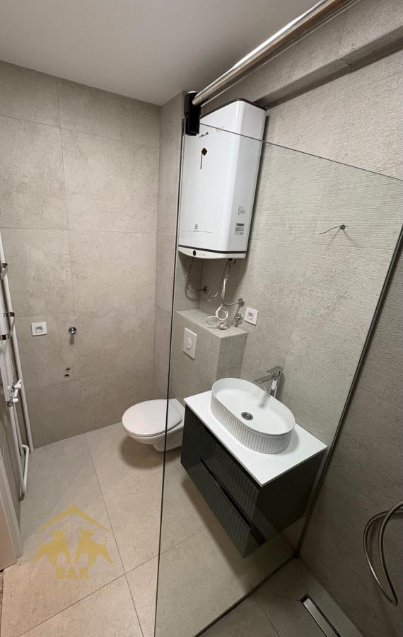 Garsonjera na odličnoj lokaciji, blizu Futoške pijace i Bul.Oslobođenja
