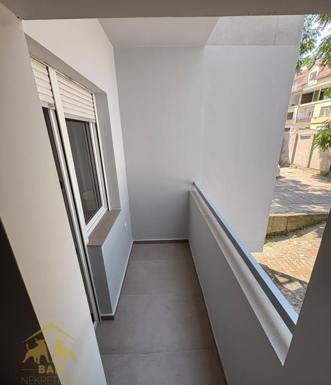 675