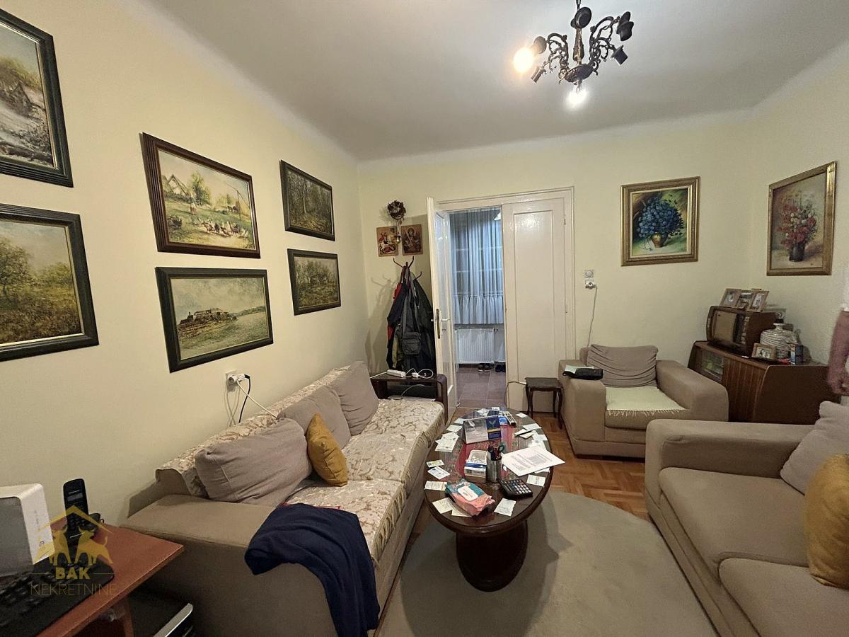 Izuzetan dvosoban stan na najtraženijoj lokaciji u Novom Sadu