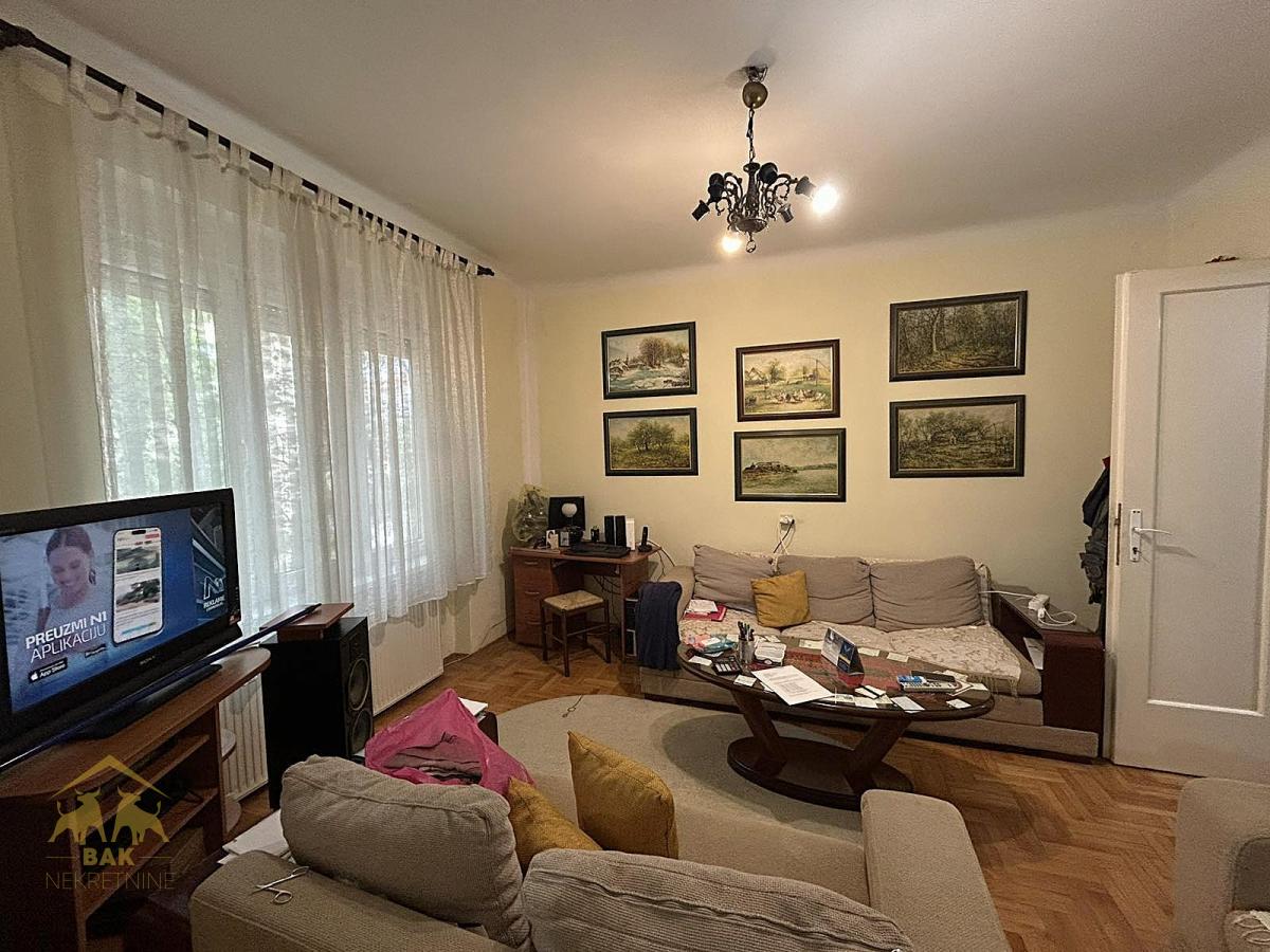 Izuzetan dvosoban stan na najtraženijoj lokaciji u Novom Sadu