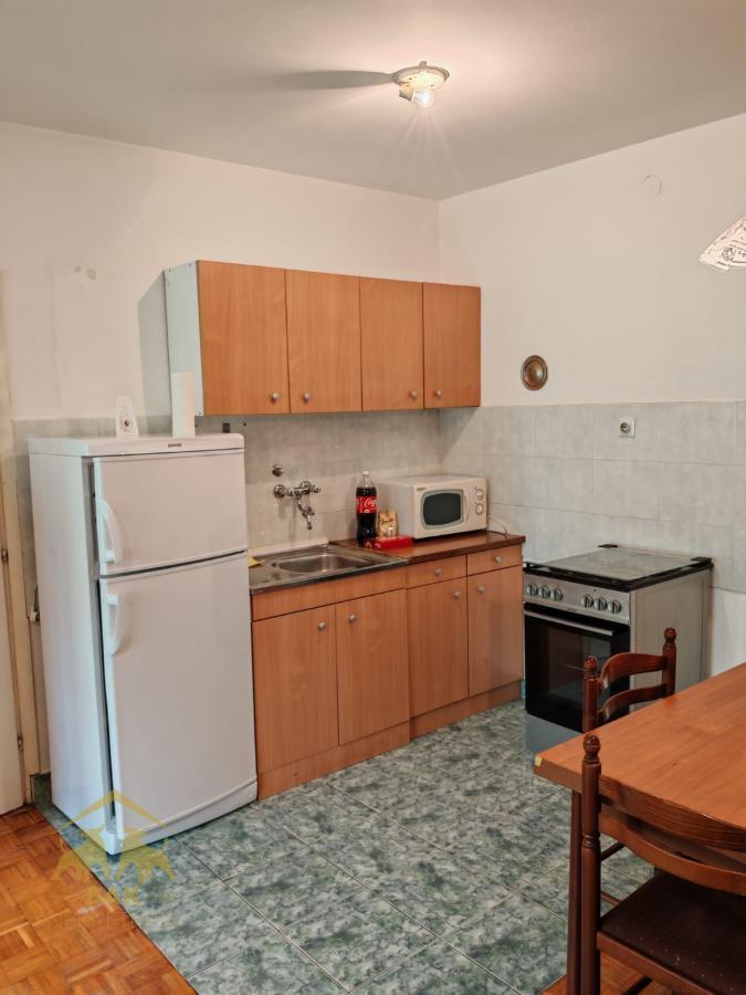 Jednoiposoban stan 40 m², Novo Naselje, Novi Sad, 1. sprat
