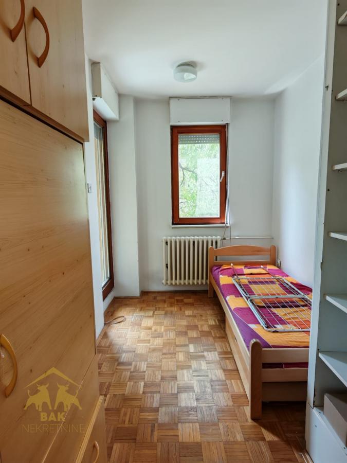 Jednoiposoban stan 40 m², Novo Naselje, Novi Sad, 1. sprat