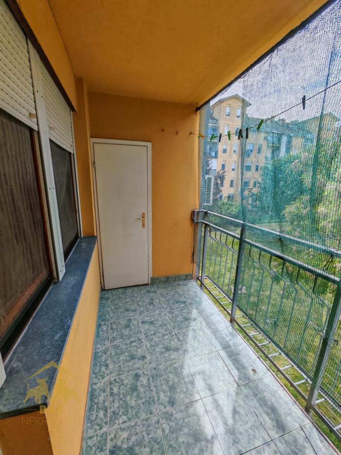 Jednoiposoban stan 40 m², Novo Naselje, Novi Sad, 1. sprat