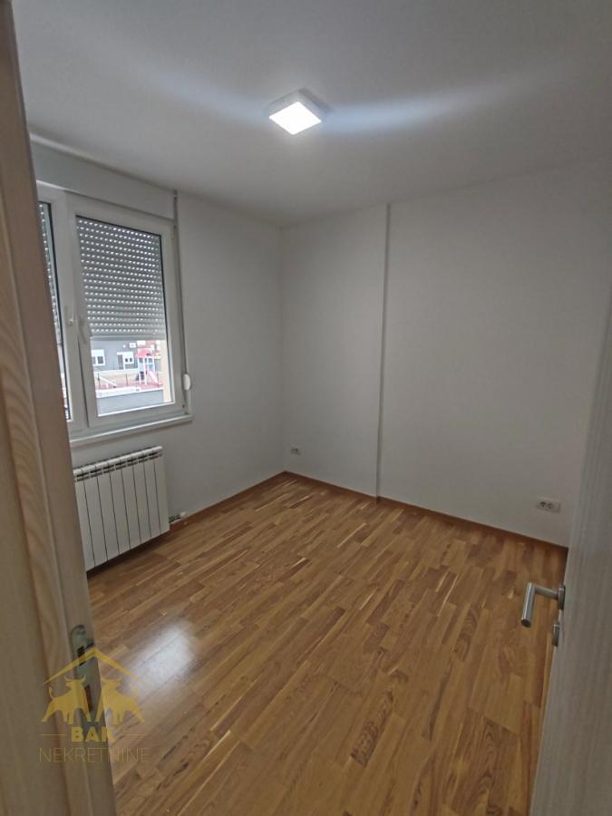 Jednoiposoban stan iza Lidla na Limanu