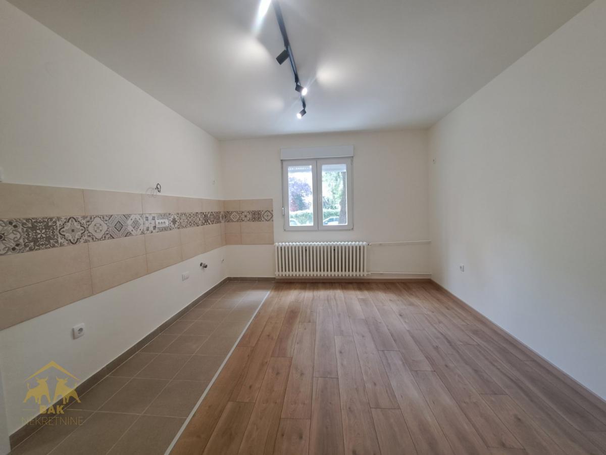 Jednoiposoban stan na Rotkvariji