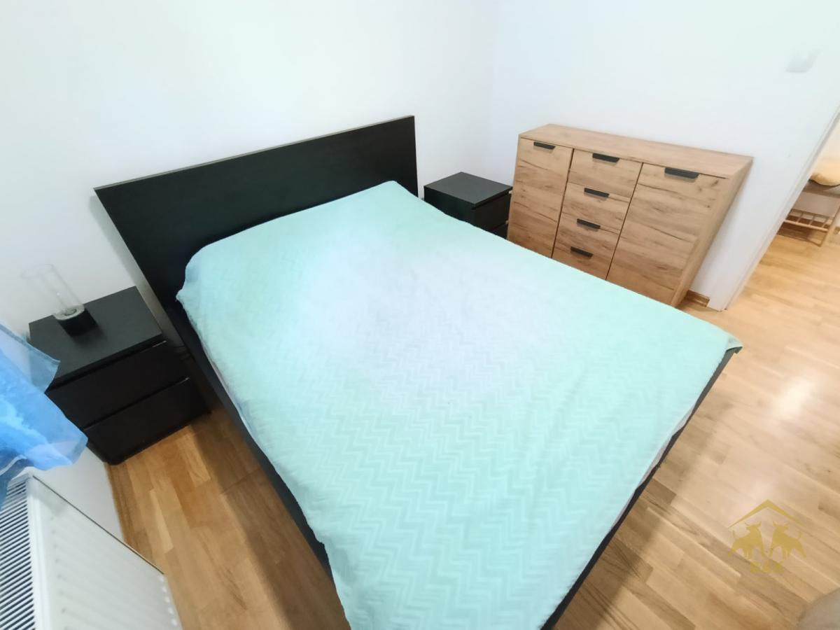 Komforan četvorosoban stan na Adicama