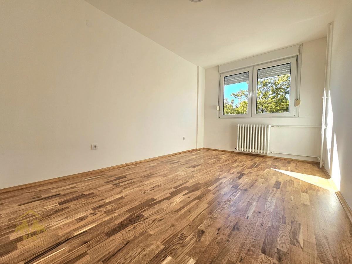 Komforan-trosoban-stan-na-Novom-Naselju-6 Komforan trosoban stan na Novom Naselju