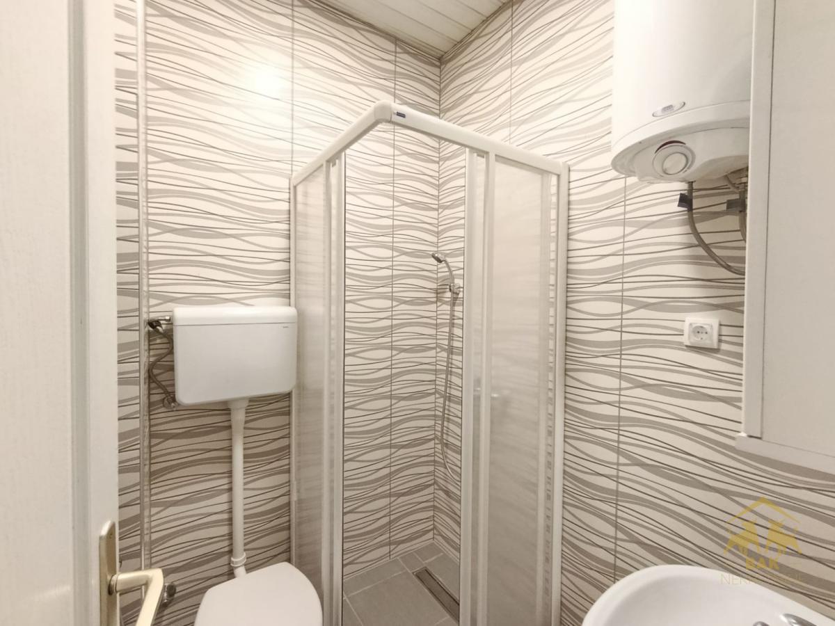 Komforan trosoban stan na Sajmištu