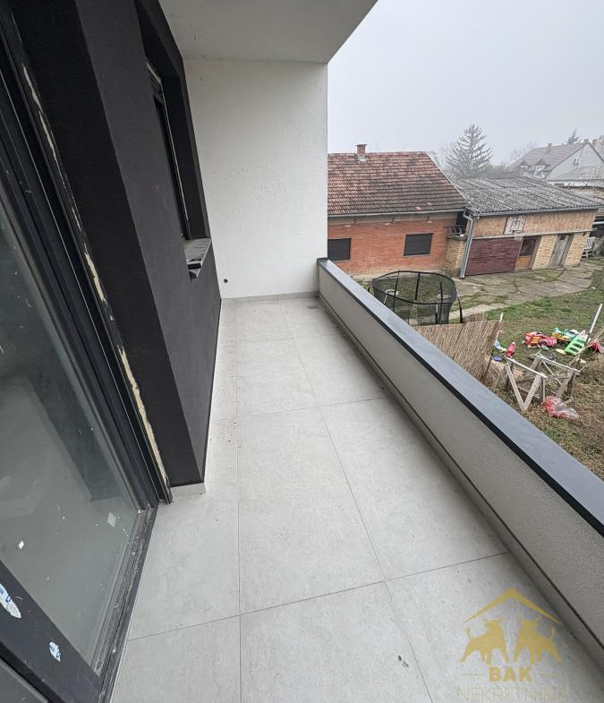 675