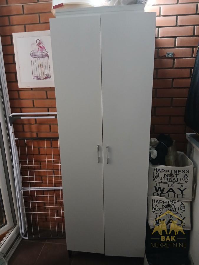 Lep trosoban stan na Avijaciji