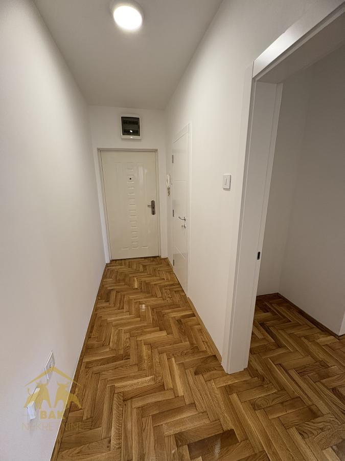 Lep trosoban stan na Bulevaru Patrijarha Pavla