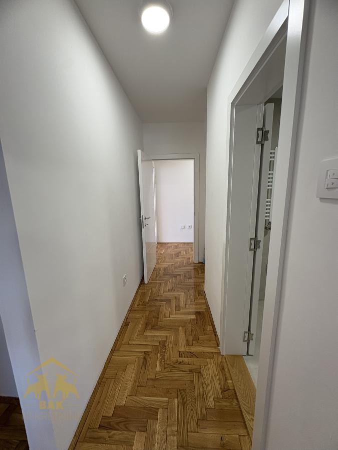 Lep trosoban stan na Bulevaru Patrijarha Pavla
