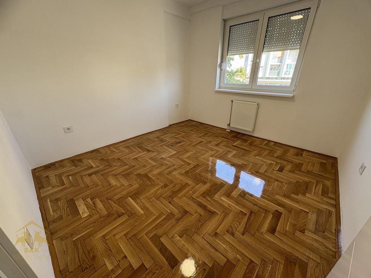 Lep trosoban stan na Bulevaru Patrijarha Pavla