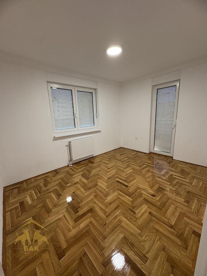 Lep trosoban stan na Bulevaru Patrijarha Pavla