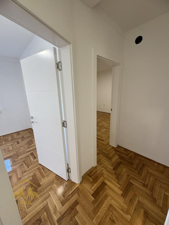 Lep trosoban stan na Bulevaru Patrijarha Pavla