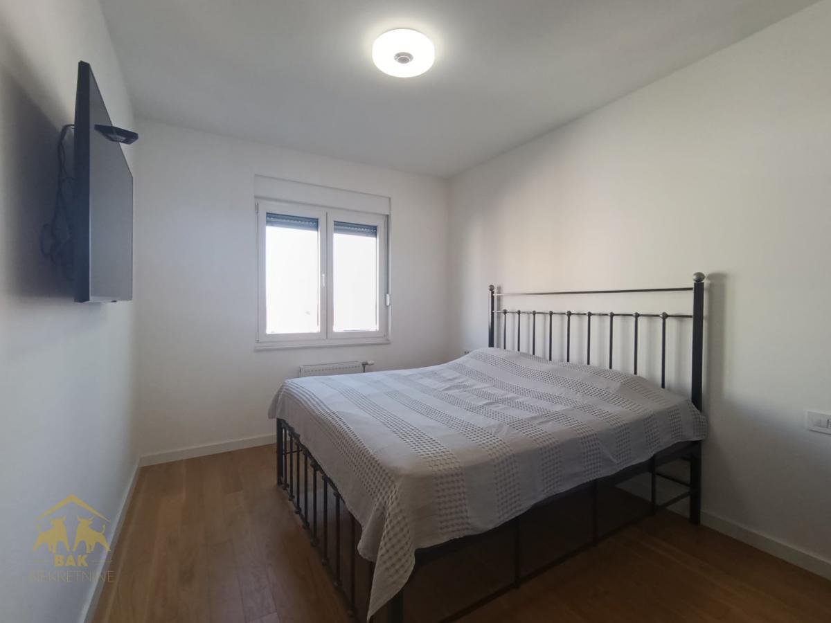Luksuzan stan sa privatnim SPA i pogledom na Frušku goru – AVENIJA GARDEN