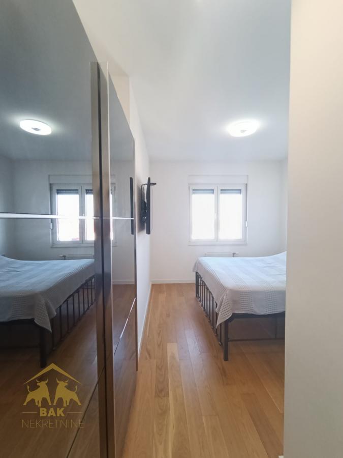Luksuzan stan sa privatnim SPA i pogledom na Frušku goru – AVENIJA GARDEN
