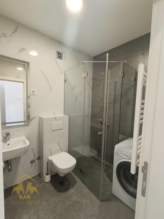 Luksuzan stan sa privatnim SPA i pogledom na Frušku goru – AVENIJA GARDEN